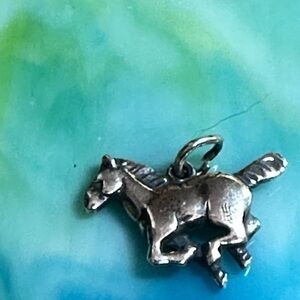 James Avery Horse charm Sterling Silver Mustang Horse retired Cut Bail 4077 G